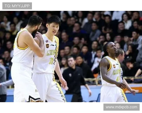 武汉篮球队以84分稳居挑战赛积分榜首位展现强劲实力