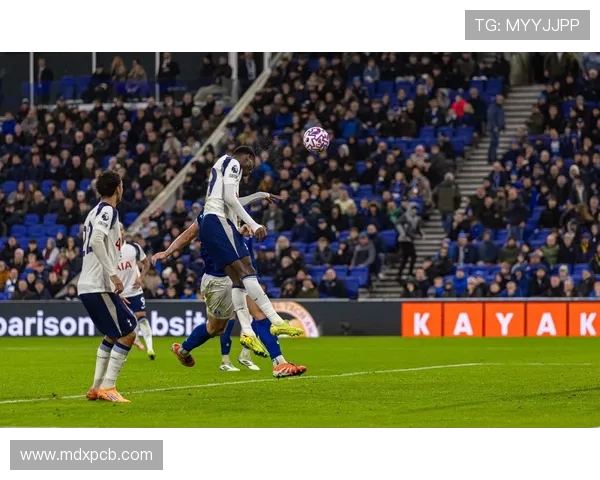 埃弗顿主场迎战托特纳姆热刺双方争夺英超关键三分