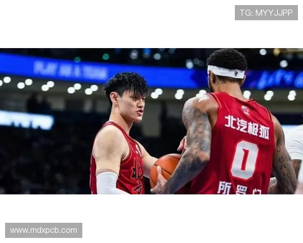 曾凡博的篮球之路:从青涩少年到职业球员的成长历程与挑战 曾凡博的篮球之路:从青涩少年到职业球员的成长历程与挑战